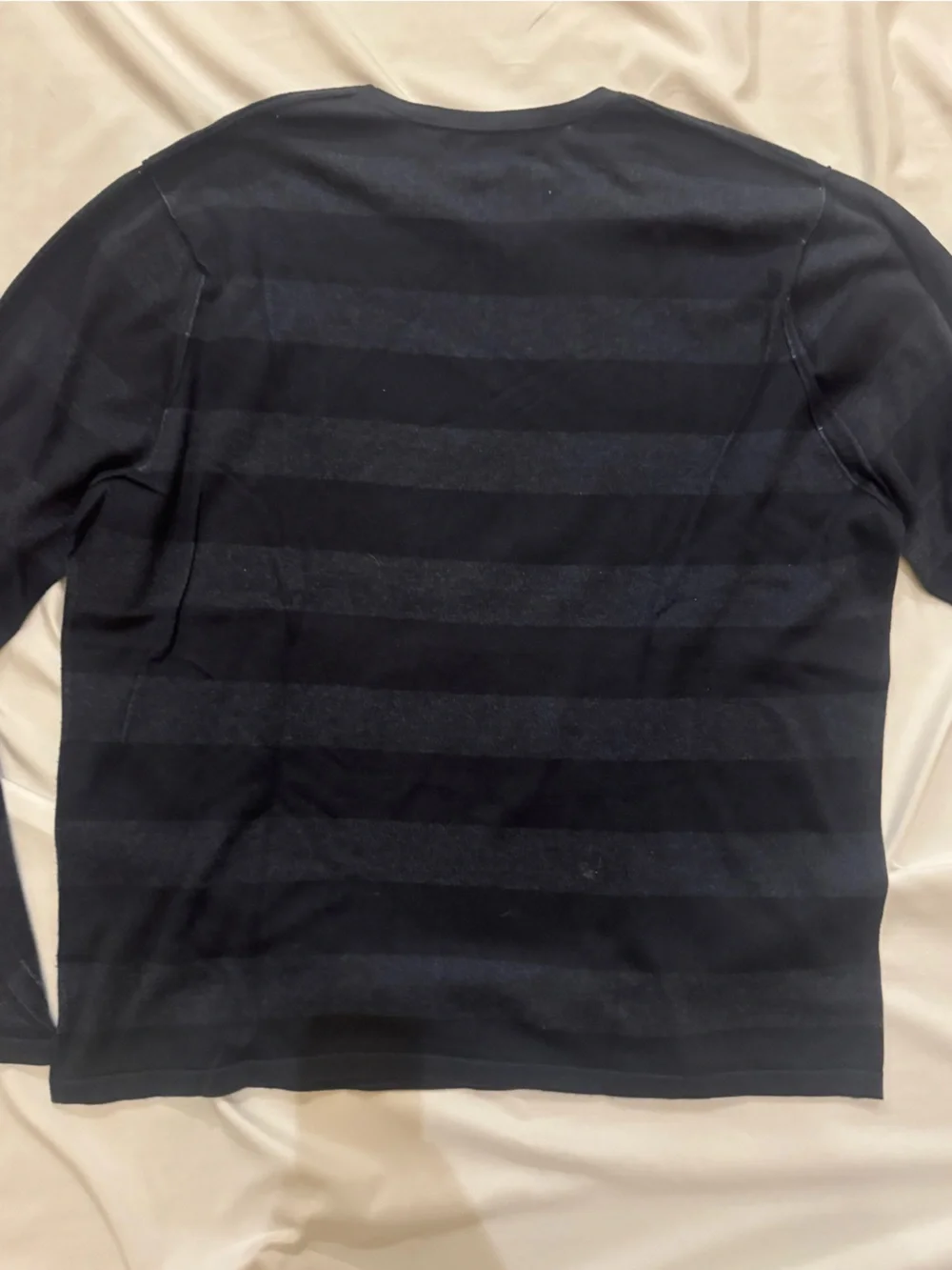 Banana Republic Men's Navy and Dark Blue Striped Crewneck Sweater